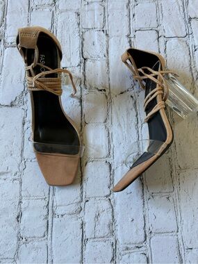 Tan wrap heel